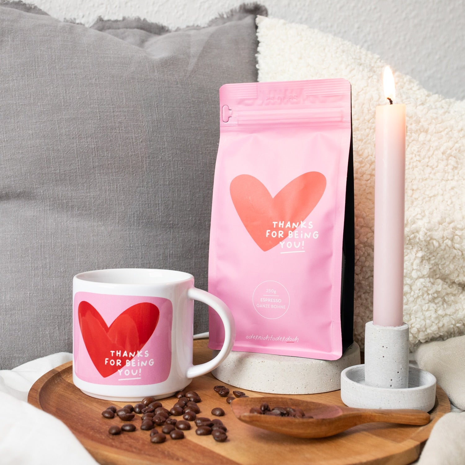 Bundle Tasse & Kaffee „Herz“, ganze Bohne, 250g