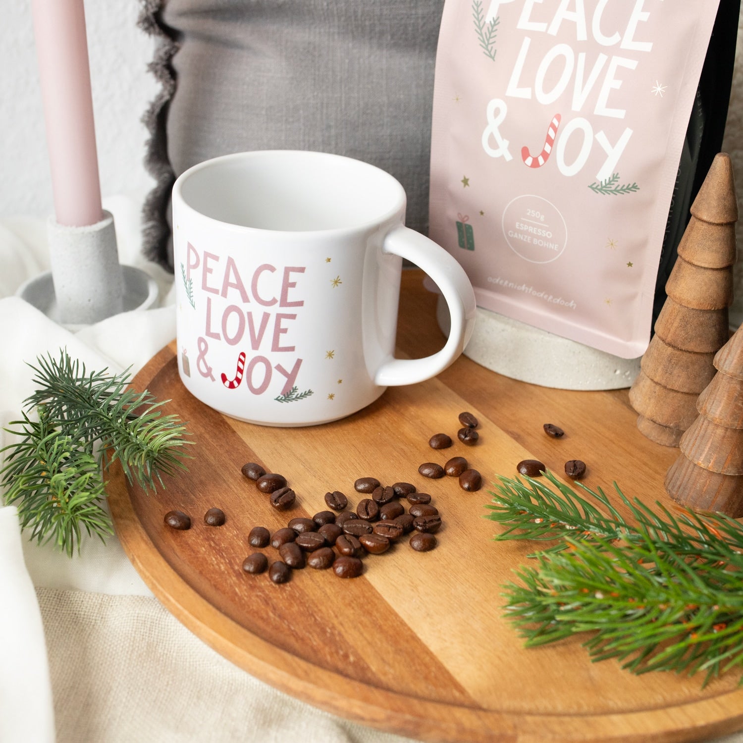 Bundle Tasse & Kaffee „Peace, Love & Joy“ Ganze Bohne, 250 g