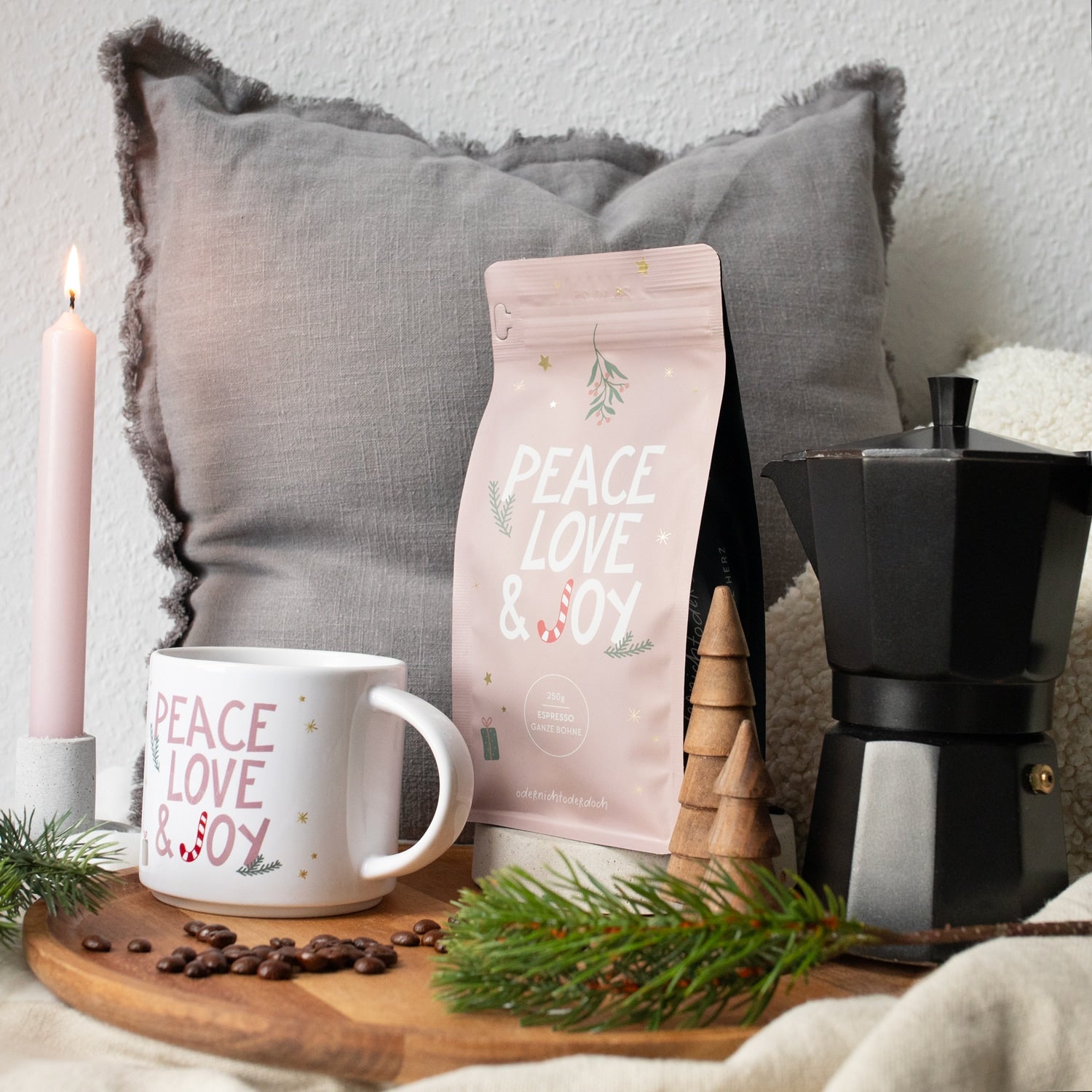 Bundle Tasse & Kaffee „Peace, Love & Joy“ Ganze Bohne, 250 g