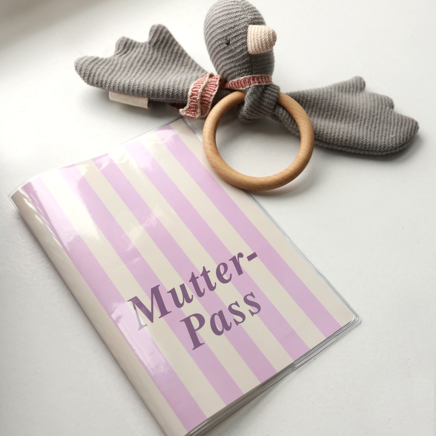 Mutterpass-Hülle „Streifen“, rosa