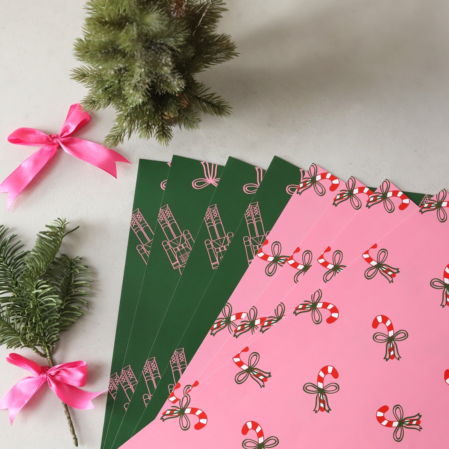 Geschenkpapier-Set „Zuckerstangen und Nussknacker“