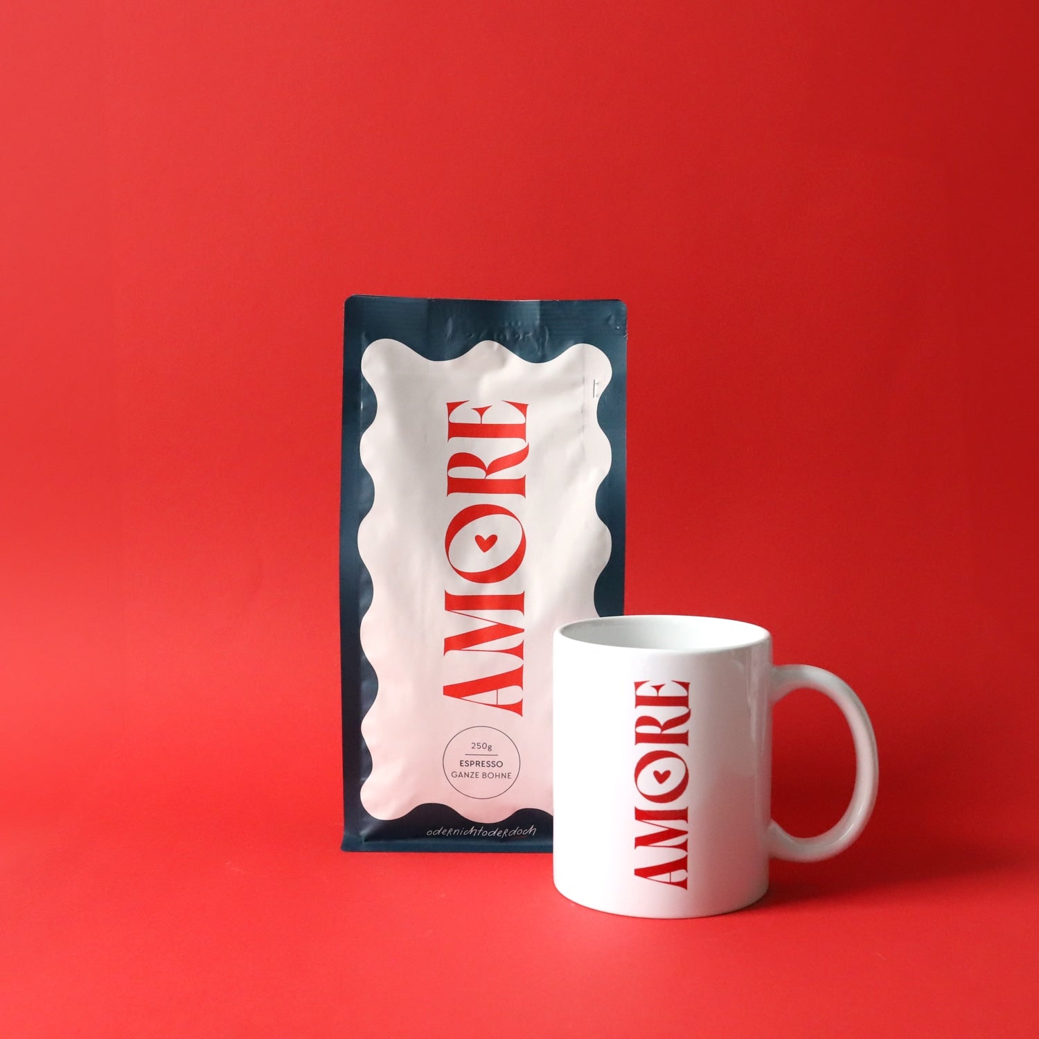 Bundle Tasse & Kaffee „Amore“, ganze Bohne, 250g