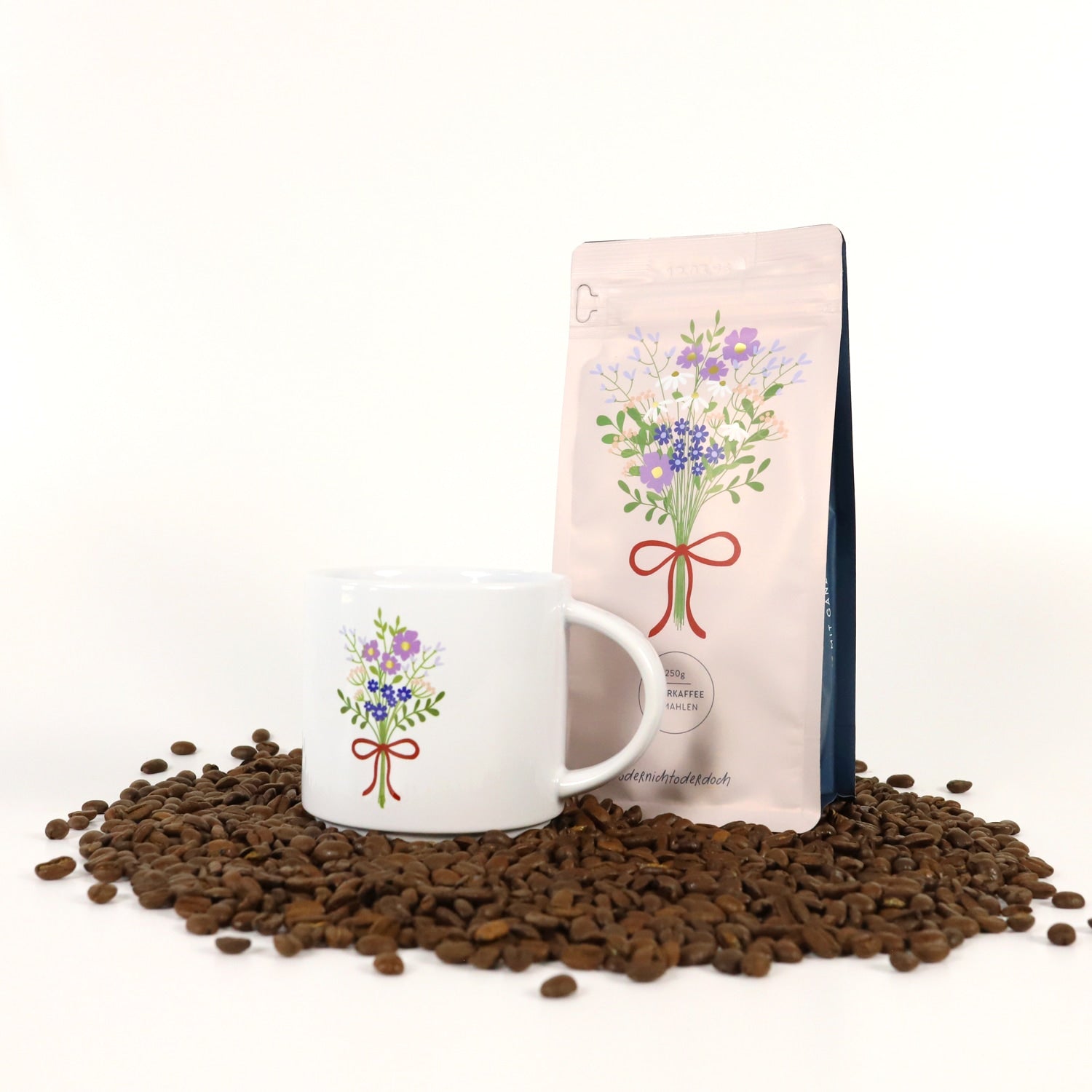 Bundle Tasse & Kaffee „Blumen“, gemahlen, 250g