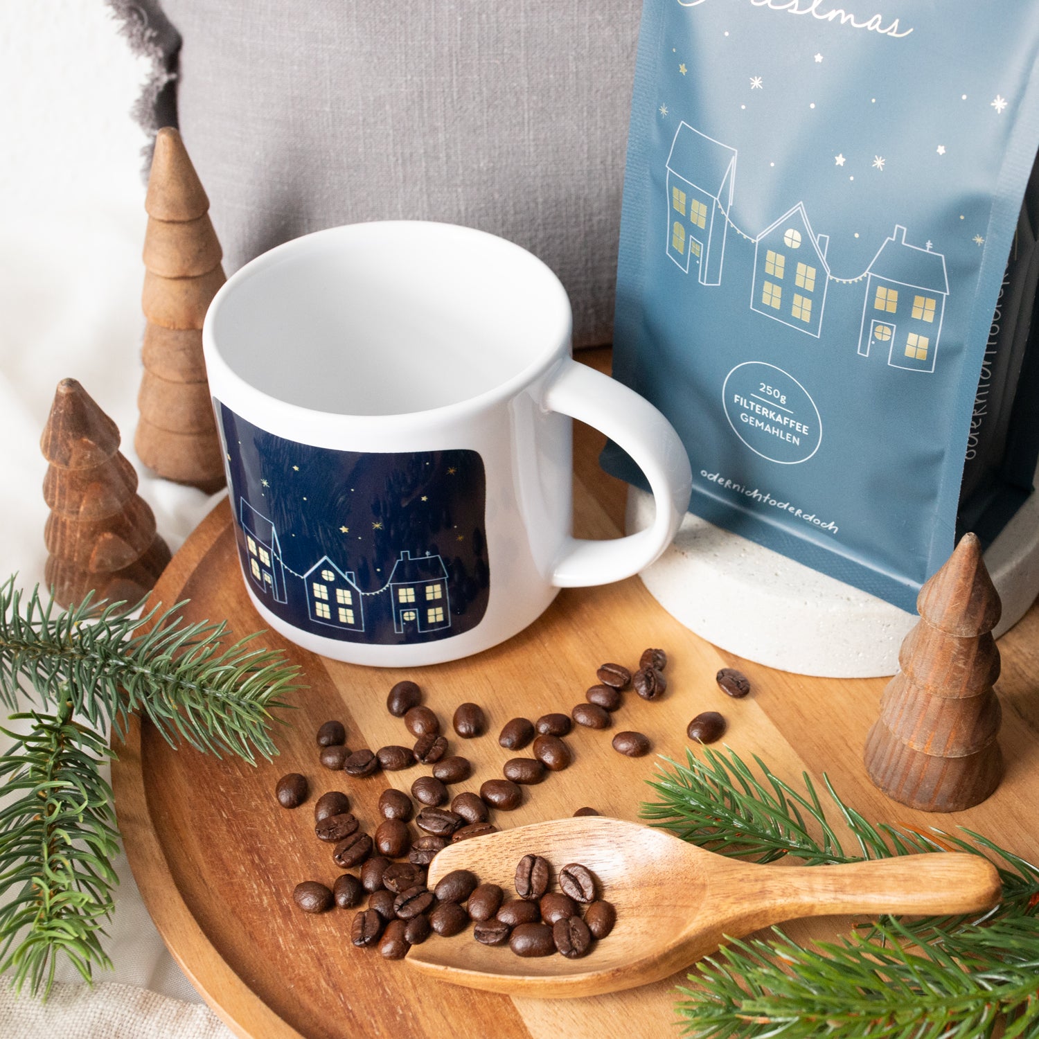 Bundle Tasse & Kaffee „Magical Christmas“ Gemahlen, 250g