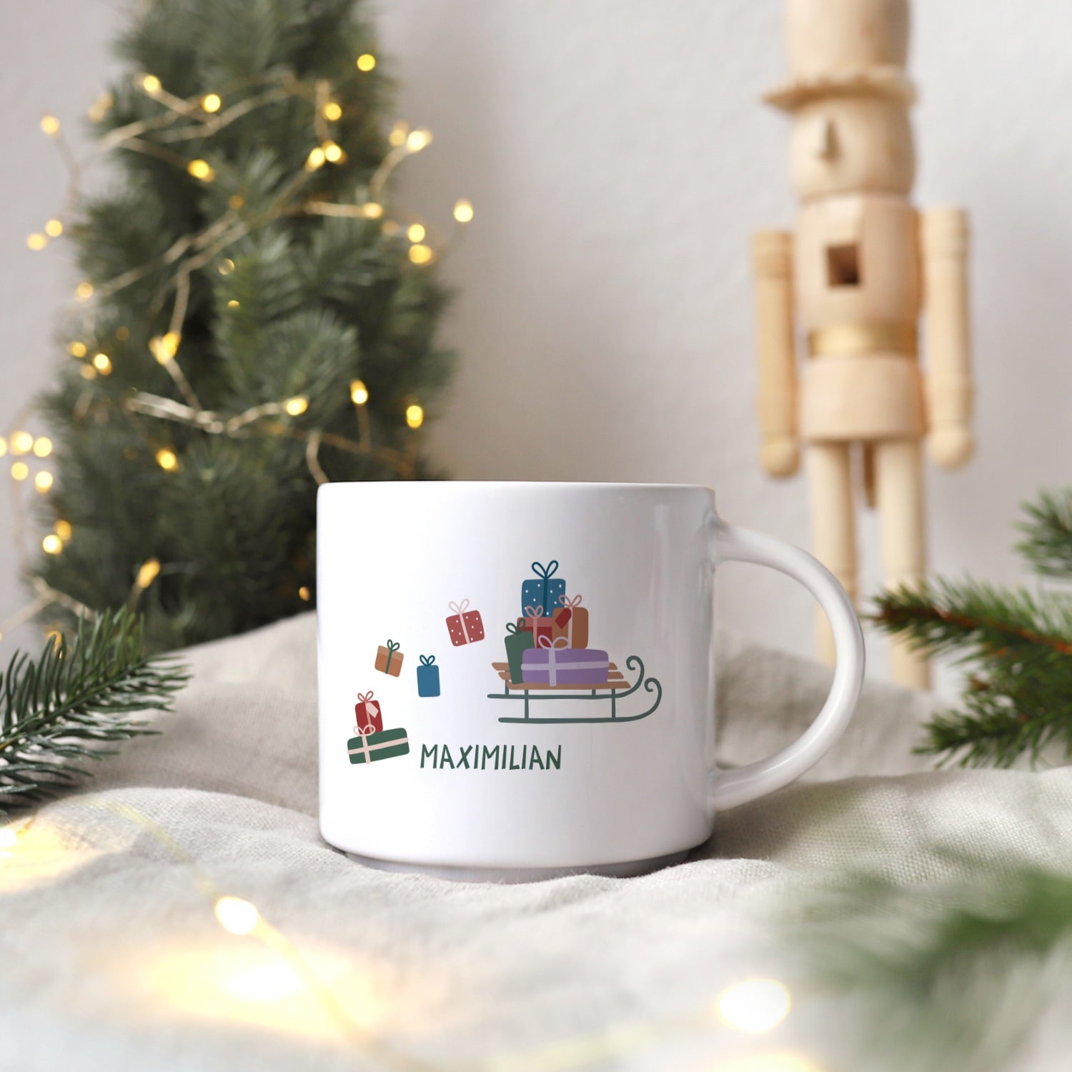 Jumbo-Tasse „Schlitten", personalisierbar