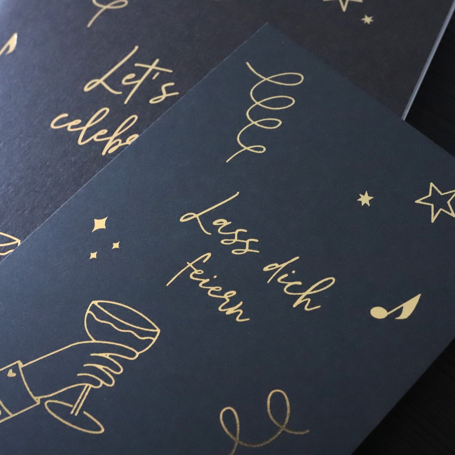 Postkarte „Lass dich feiern“ mit Gold