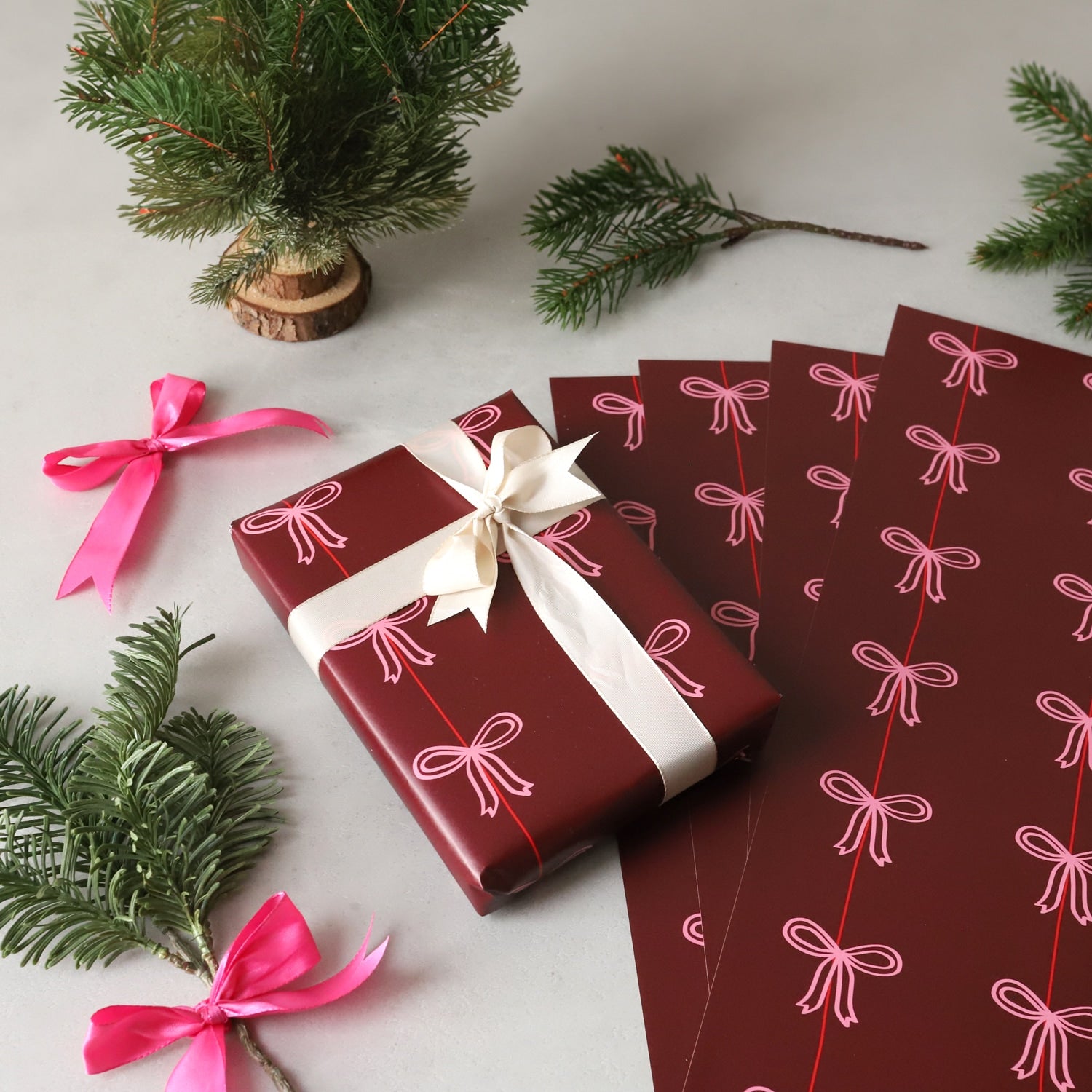 Geschenkpapier-Set „Glocken und Schleifen“