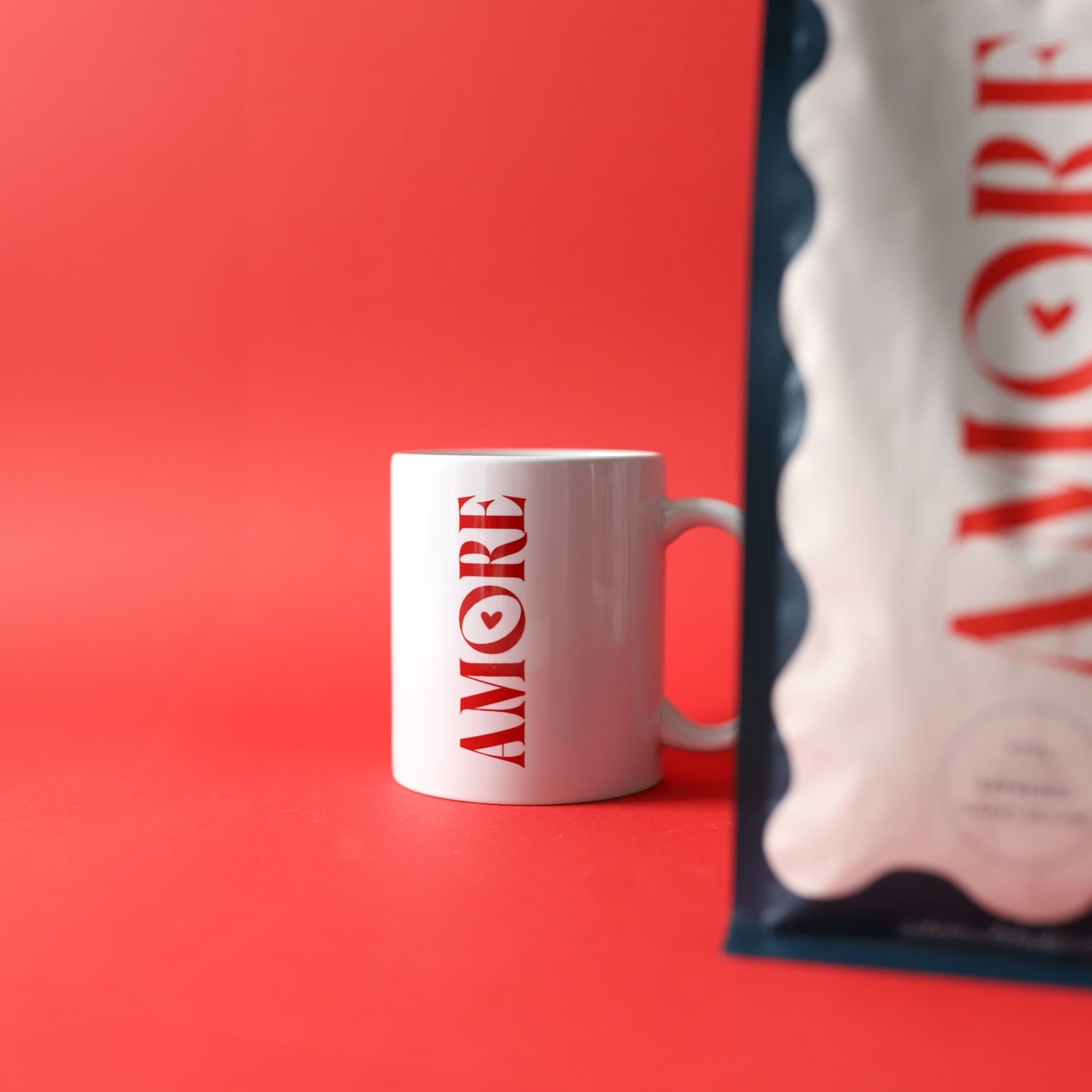 Bundle Tasse & Kaffee „Amore“, ganze Bohne, 250g